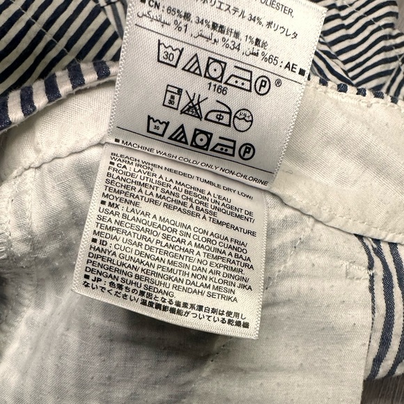 Old Navy - Everyday Shorts - 5” Inseam - Sz 0 - Blue/White Seersucker - Picture 2 of 7